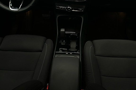 Volvo C40 9 of 29