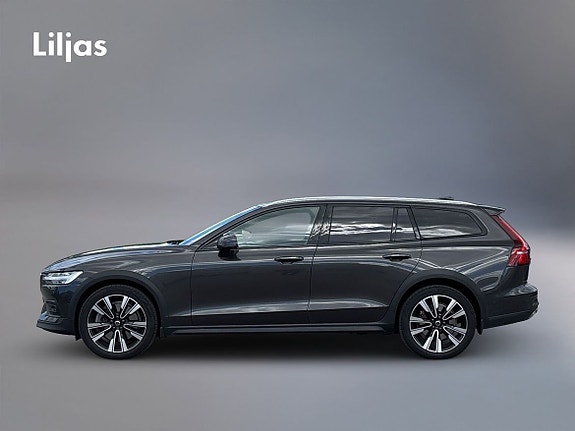 Volvo V60 Cross Country 4 of 5