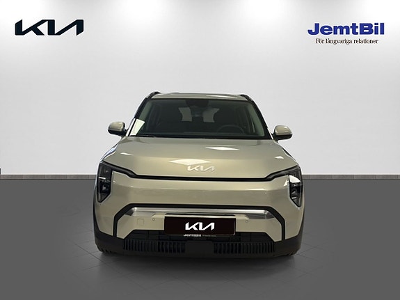 Kia EV3 2 of 5