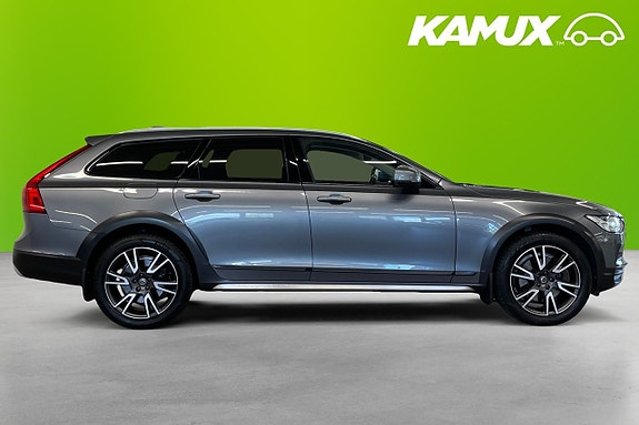 Volvo V90 Cross Country 2 of 5