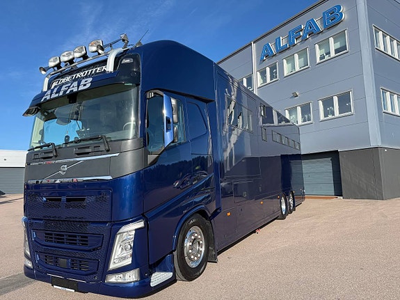 KRISMAR PÅ VOLVO FH MED UTSKJUT OCH UPPSKJUT PÅ ALFAB