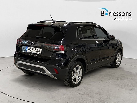 Volkswagen T-Cross 3 of 5