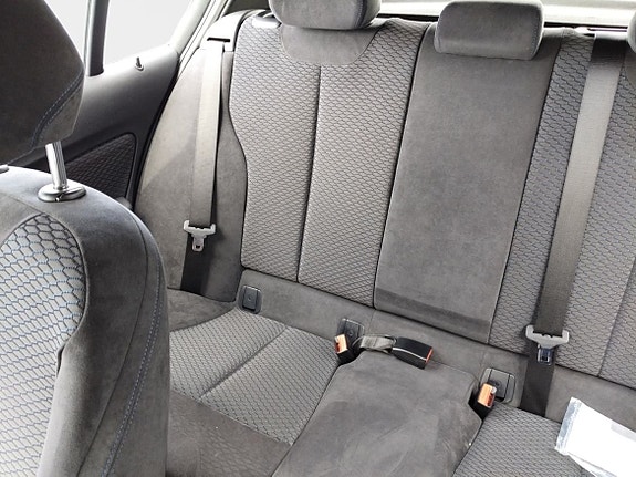 BMW 118i 13 of 25