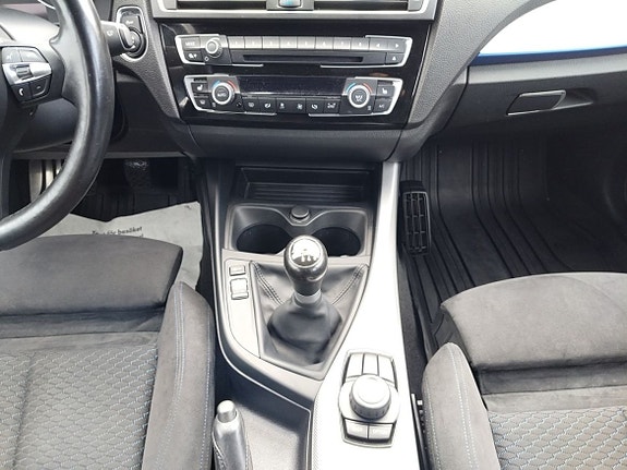 BMW 118i 11 of 25
