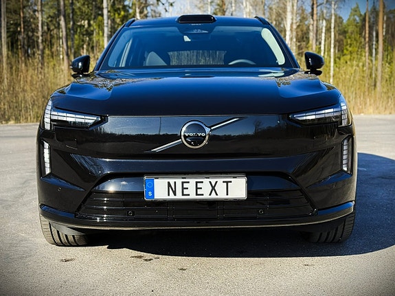 Volvo EX90 9 of 26