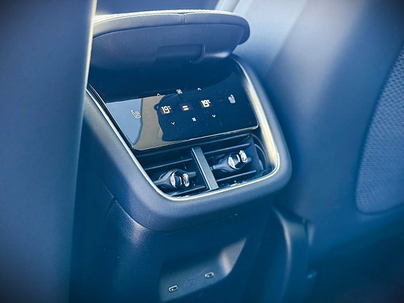 Volvo EX90 16 of 26