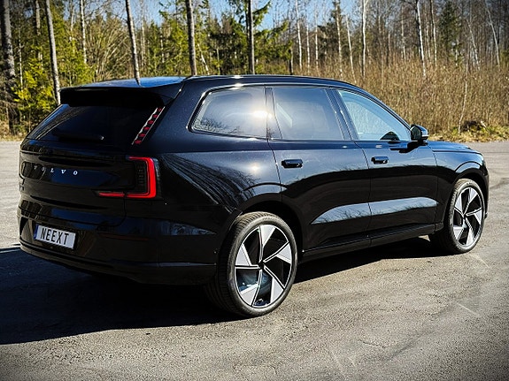 Volvo EX90 6 of 26