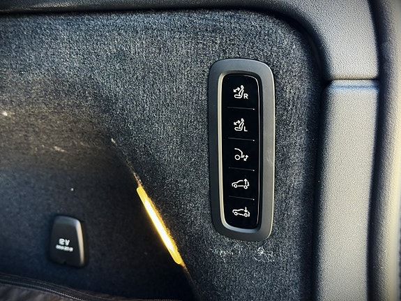 Volvo EX90 25 of 26