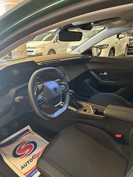 Peugeot 308 6 of 8