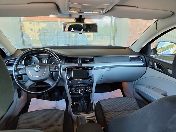 Skoda Superb 4 of 5