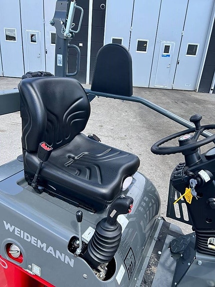 Weidemann 1140 8 of 11