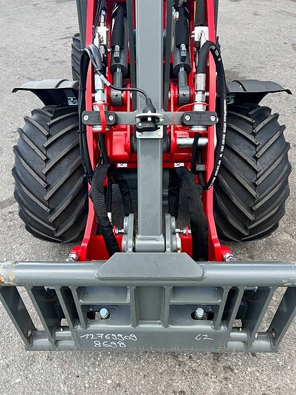 Weidemann 1140 5 of 11