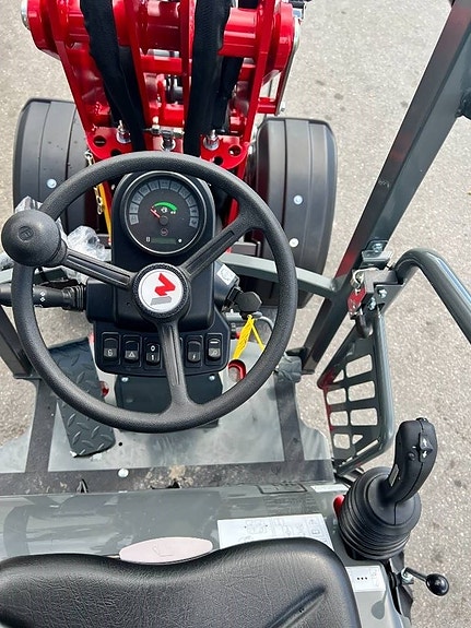 Weidemann 1140 10 of 11