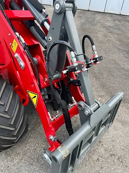 Weidemann 1140 6 of 11