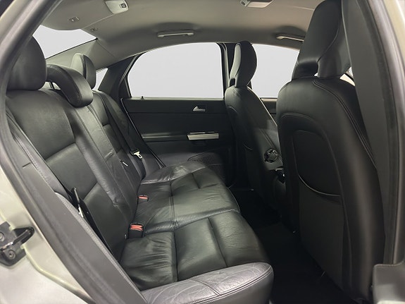 Volvo S40 10 of 19