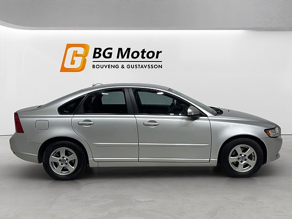 Volvo S40 3 of 19