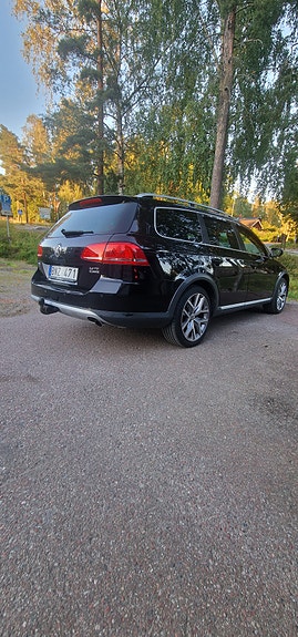 Volkswagen Passat Alltrack 4 of 4
