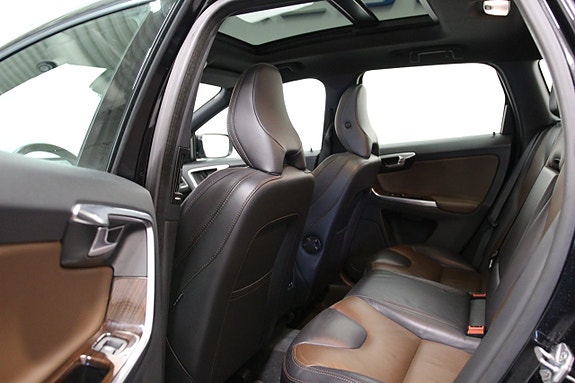 Volvo XC60 13 of 26