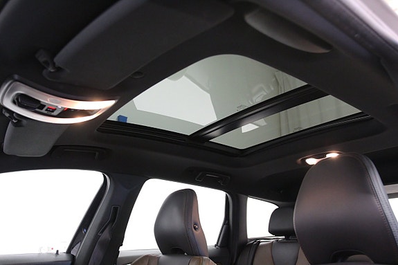 Volvo XC60 8 of 26