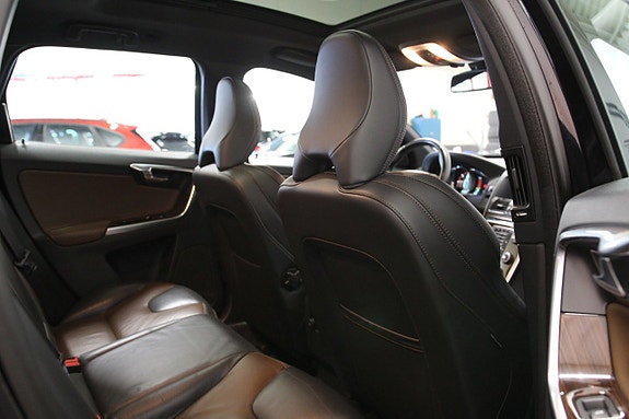 Volvo XC60 17 of 26