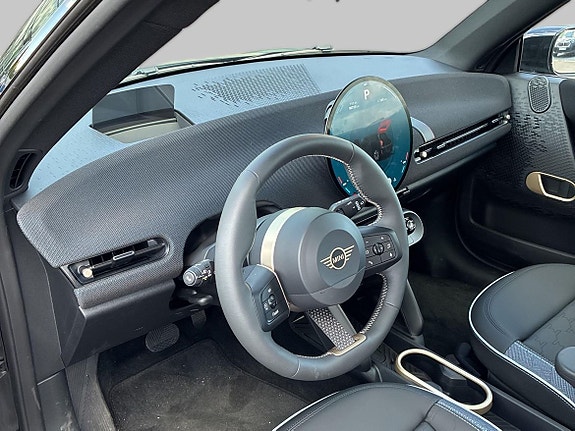 MINI Cooper SE 8 of 16