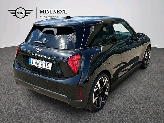 MINI Cooper SE 4 of 16