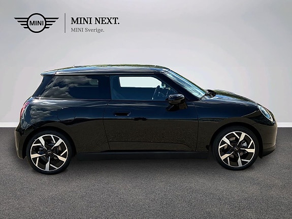 MINI Cooper SE 2 of 16