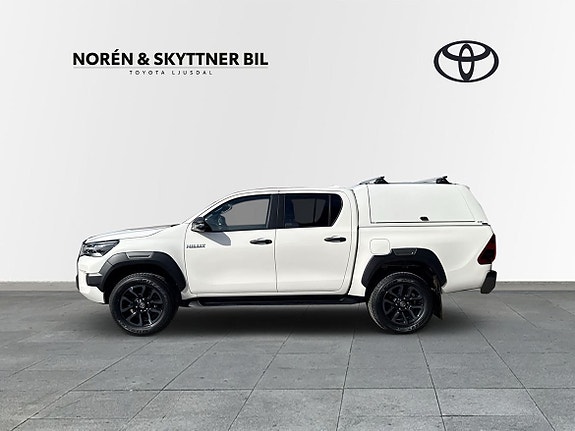 Toyota HiLux 4 of 5