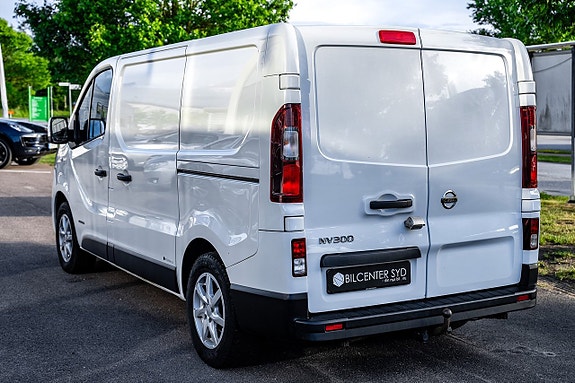 Nissan NV300 9 of 27