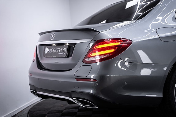 Mercedes-Benz E300 de 8 of 27