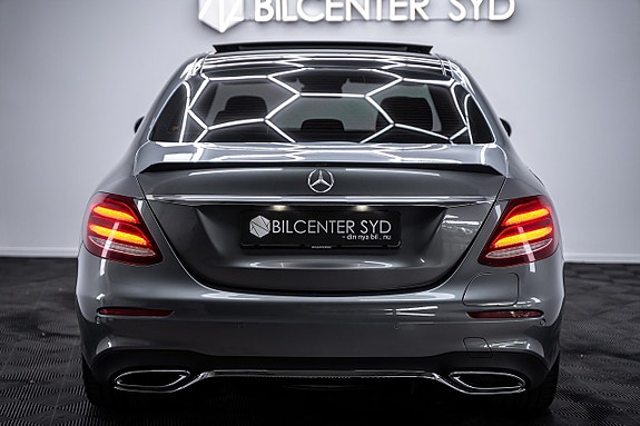 Mercedes-Benz E300 de 10 of 27
