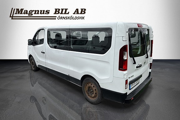 Nissan NV300 2 of 4