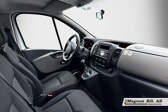 Nissan NV300 4 of 4