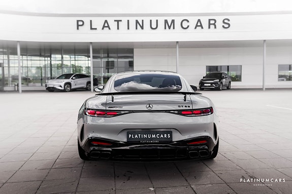 Mercedes-Benz AMG GT 63 4 of 5