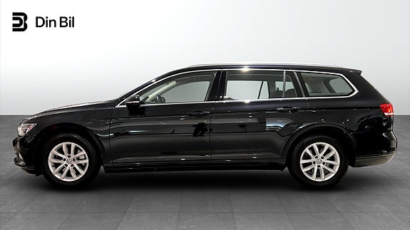 Volkswagen Passat 2 of 5