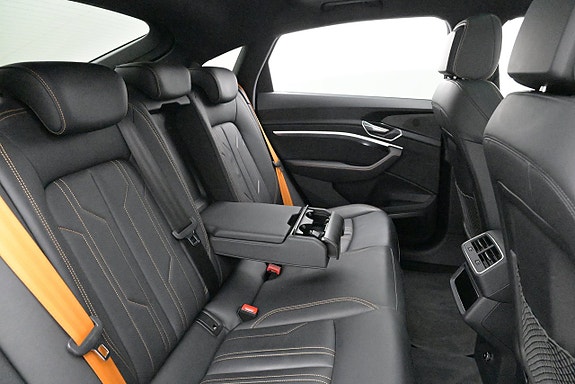 Audi e-tron Sportback 23 of 27