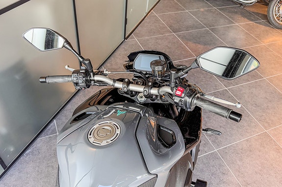 Yamaha MT-10 5 of 5