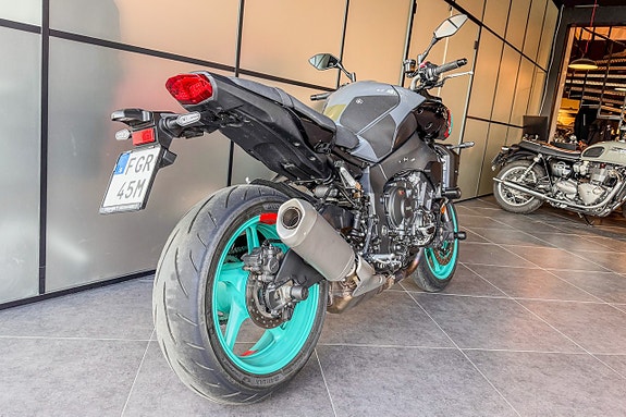 Yamaha MT-10 4 of 5