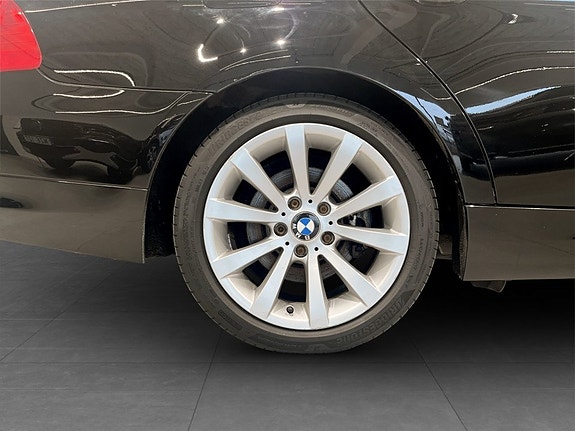 BMW 320d 14 of 15