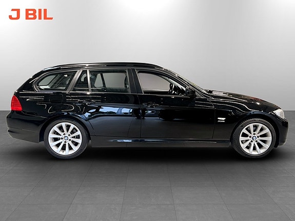 BMW 320d 13 of 15