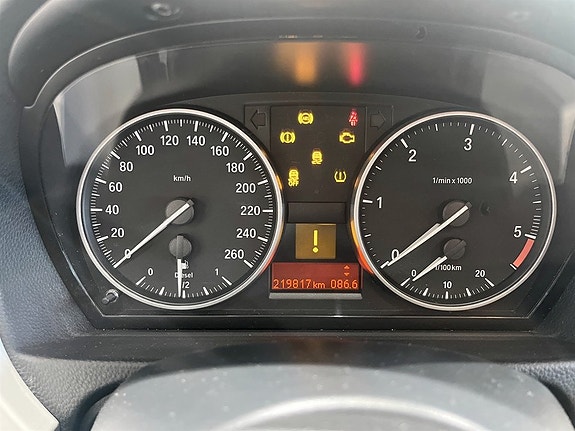 BMW 320d 8 of 15