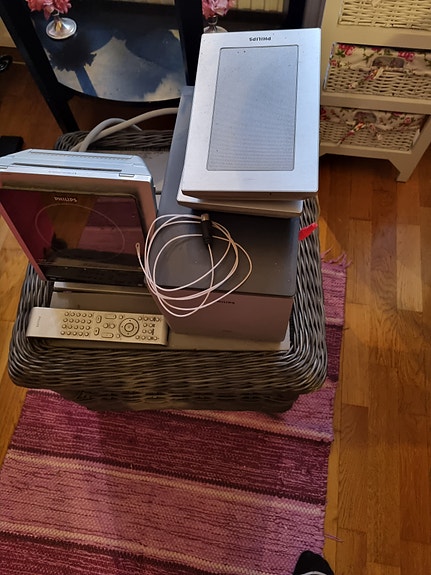 Product image 1 of 2
