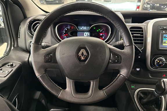 Renault Trafic 9 of 22