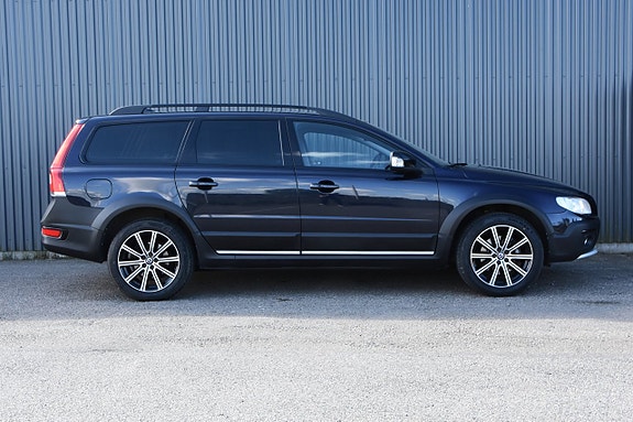 Volvo XC70 3 of 5