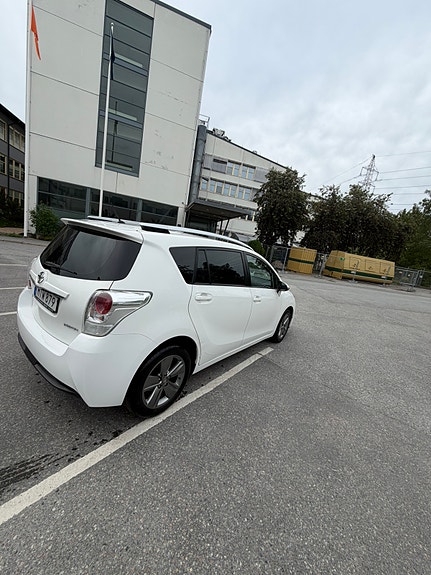 Toyota Verso 2 of 5