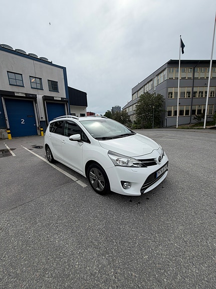 Toyota Verso 3 of 5