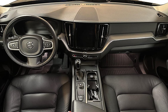 Volvo XC60 9 of 15