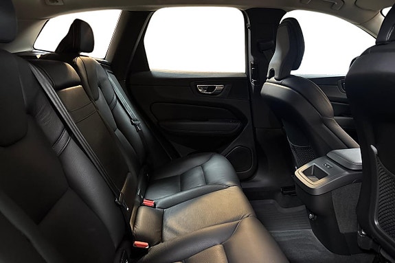 Volvo XC60 11 of 15