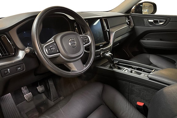 Volvo XC60 8 of 15