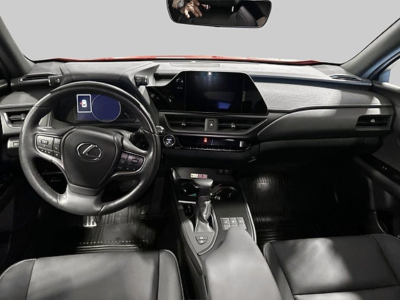 Lexus UX250h 10 of 24